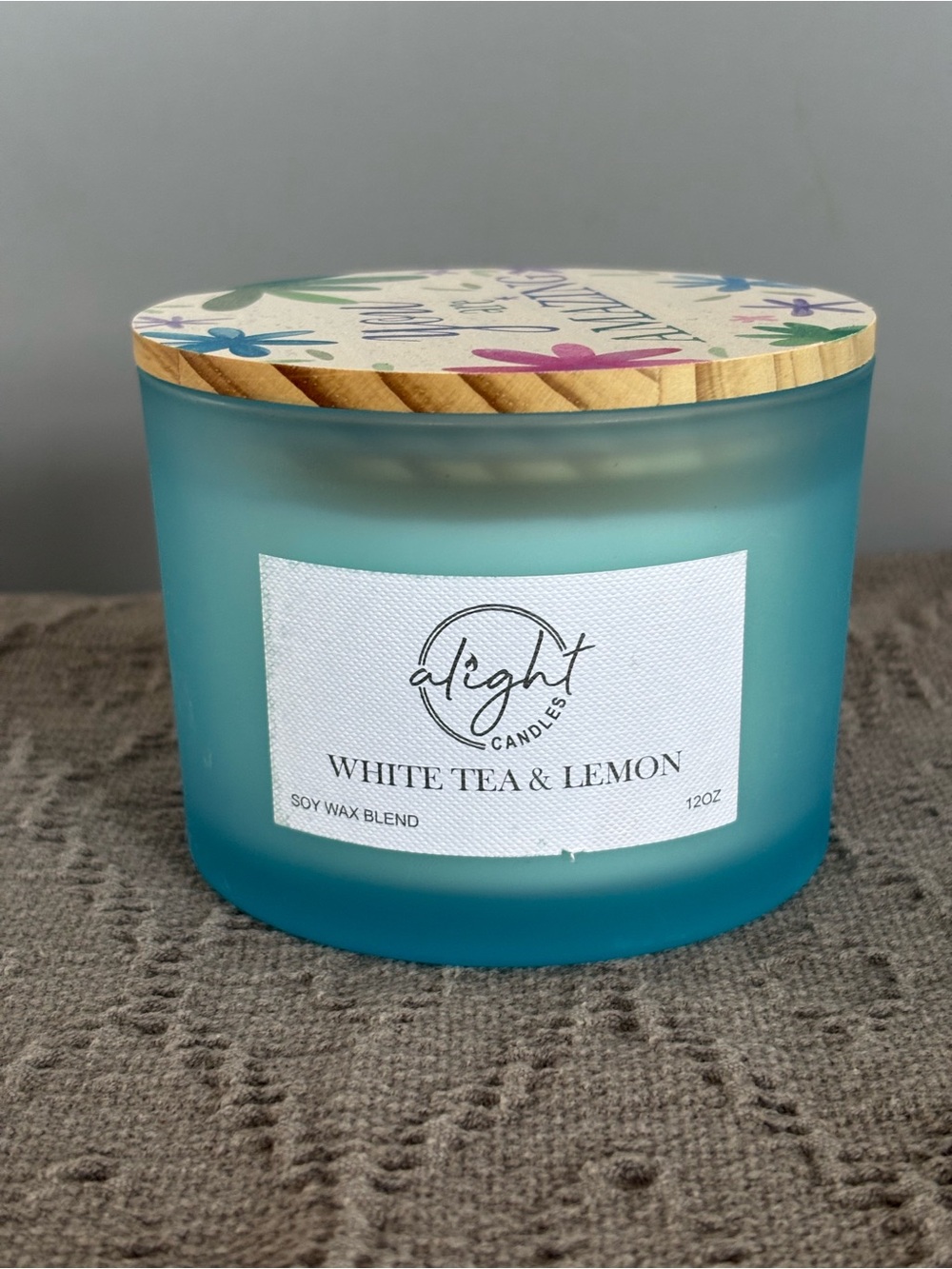 White Tea & Lemon Scented 3 Wick Candle